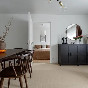  Apartment Urban Oasis On Sodermalm, Sleeps Six