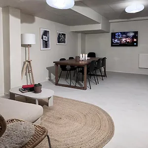 Nomad Gardet Albergue